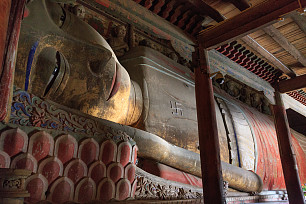 reclining buddha ZhangyeDafoSi 2014-01 0b1de-s306x204