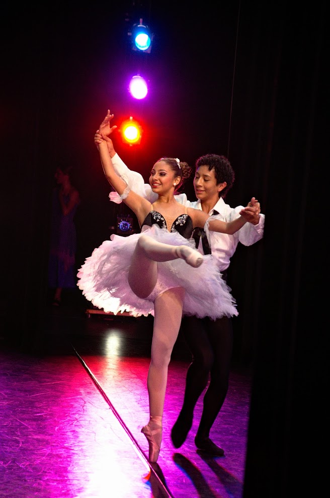 ballet dancers GST 9508