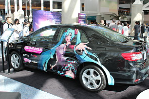 Hatsune Miku on car-s306x204