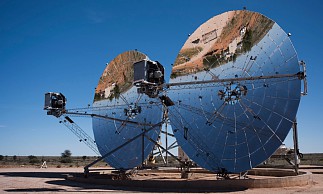 solar mirror dish  Ripasso  Kalahari desert  Jeffrey Barbee 2015-05-13-s323x194